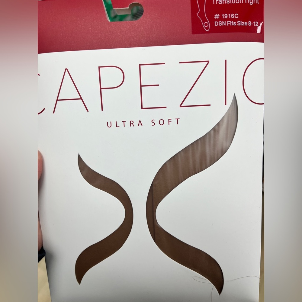 1916C Capezio UltraSoft transition children’s Tights color DARK SUNTAN size 8-12